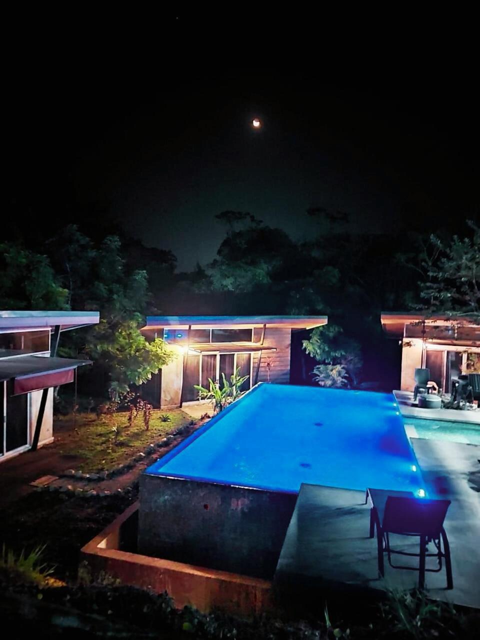 Hotel Y Restaurante Colonial Caribe Montezuma Extérieur photo